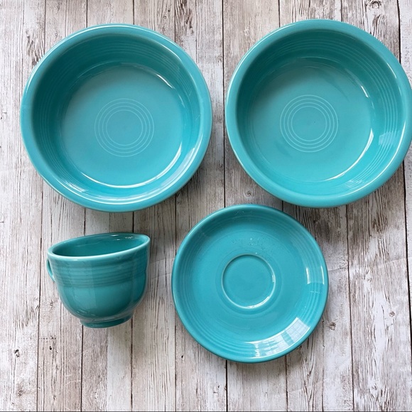 PREOWNED SET OF BLUE FIESTA WARE BOWLS CUP PLATE SET - Picture 1 of 7